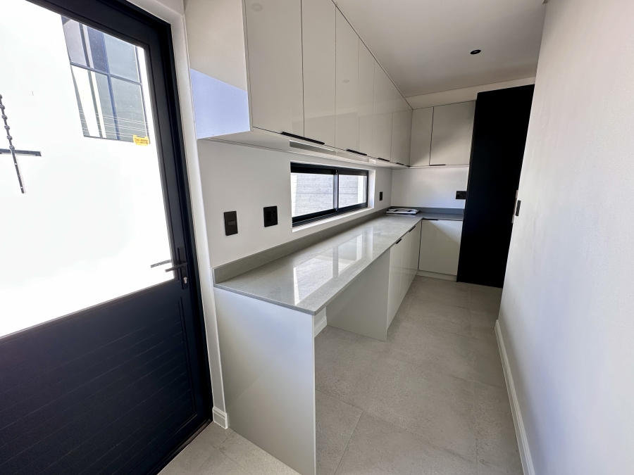 4 Bedroom Property for Sale in Sandown Western Cape